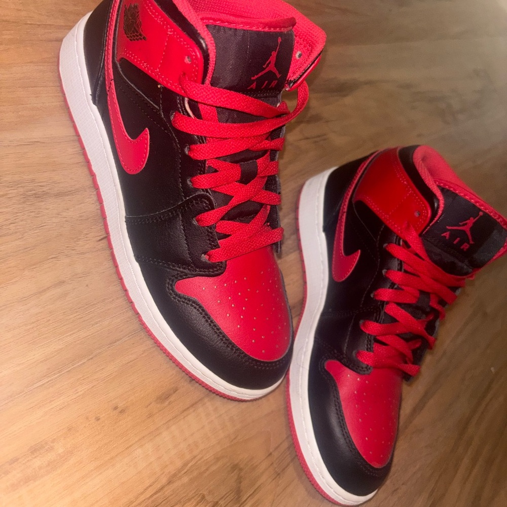 Air Jordan Red retro sneakers like new